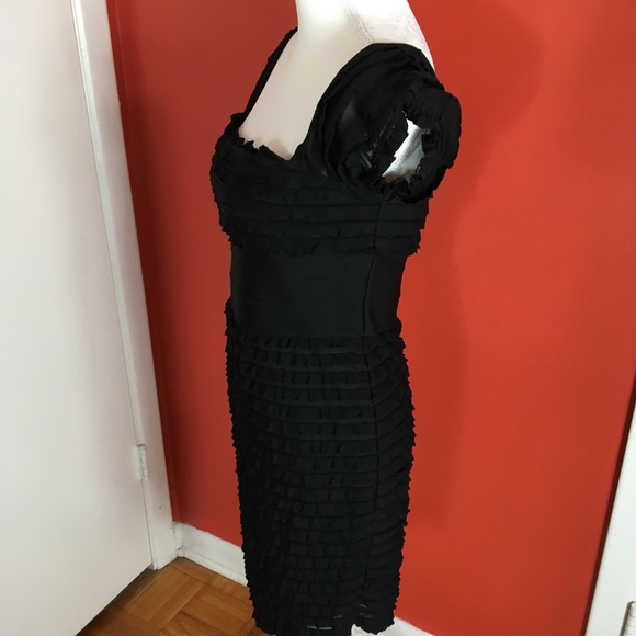 Max Studio ladies lined black cap-sleeve dress - Picture 4 of 8